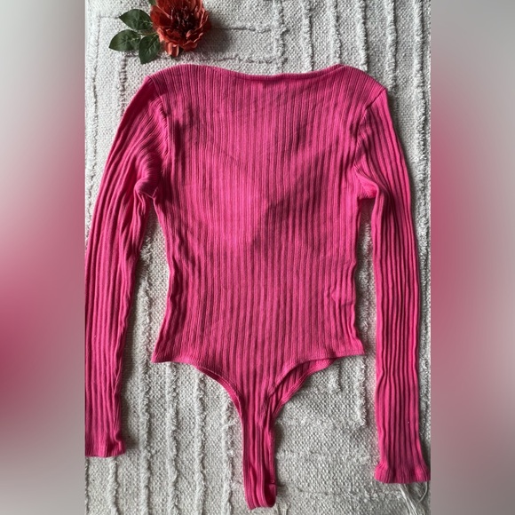 WILD FABLE PINK Ribbed Long Sleeve Bodysuit- Size M - Picture 2 of 4